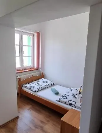 ゲストハウス Pod Lipou 3*