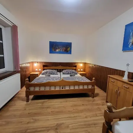 ゲストハウス Pod Lipou